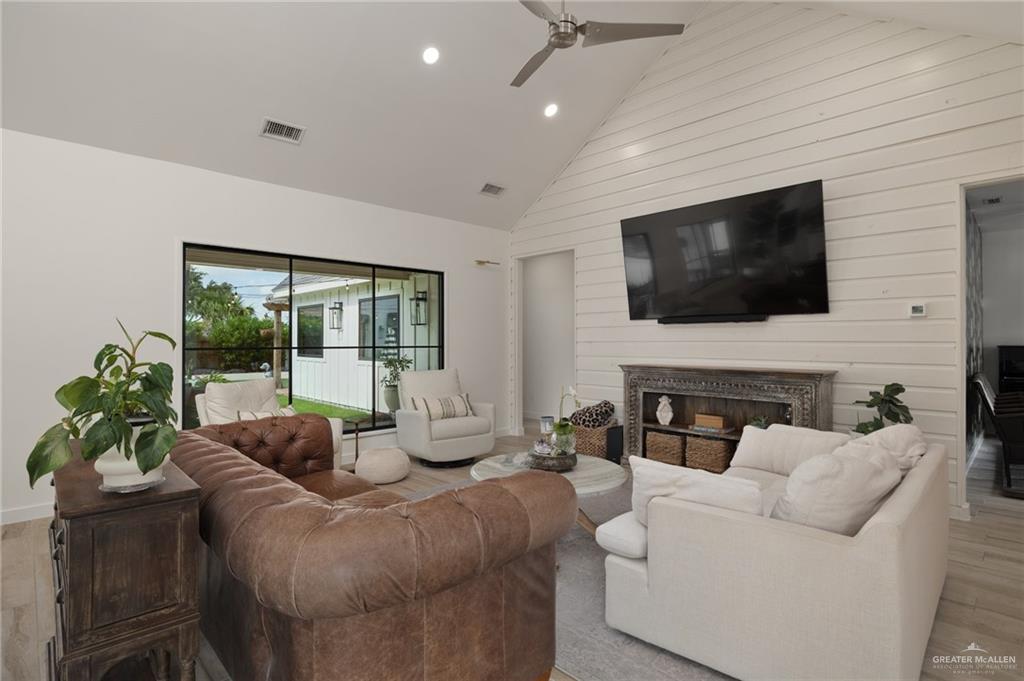 1321 W Maple Avenue, McAllen, Texas image 6