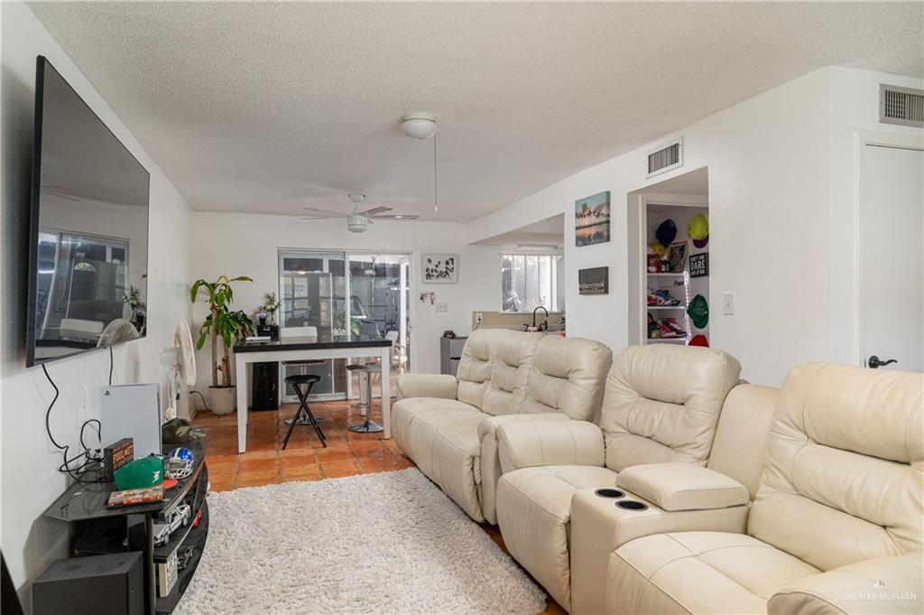 2402 N Ed Carey Drive, Harlingen, Texas image 4