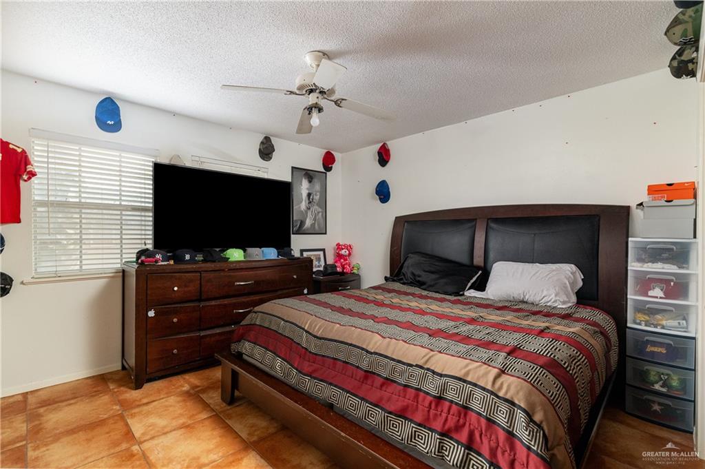 2402 N Ed Carey Drive, Harlingen, Texas image 11