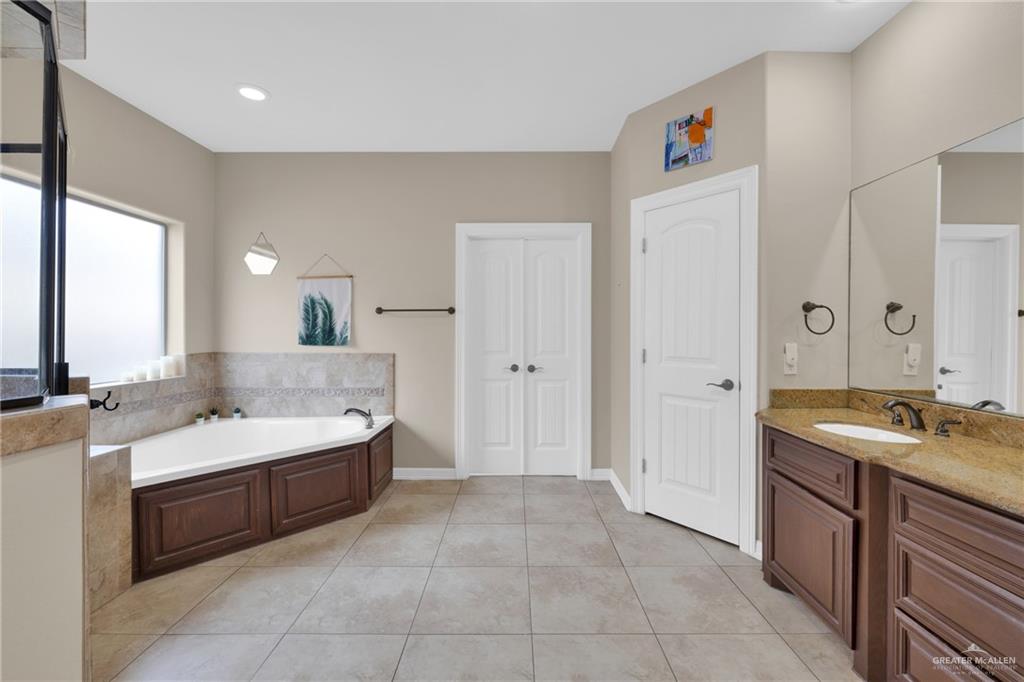 13908 N 40th Street, Edinburg, Texas image 9