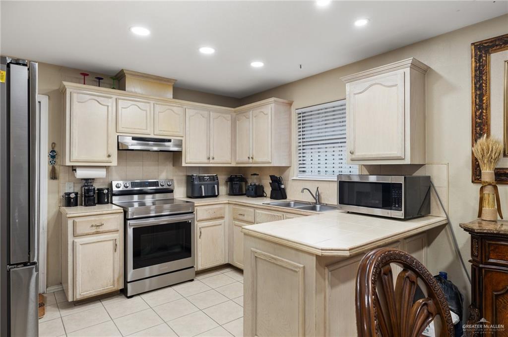 528 N 41st Street, McAllen, Texas image 7