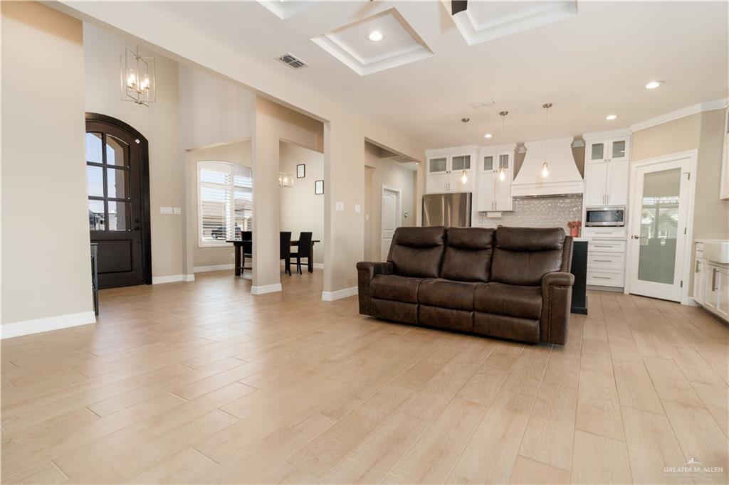 6316 Cardiff Avenue, Edinburg, Texas image 4