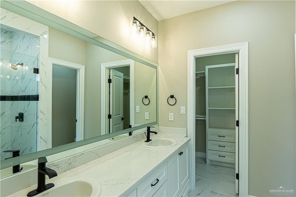 8801 Swan Lake Drive, Harlingen, Texas image 10