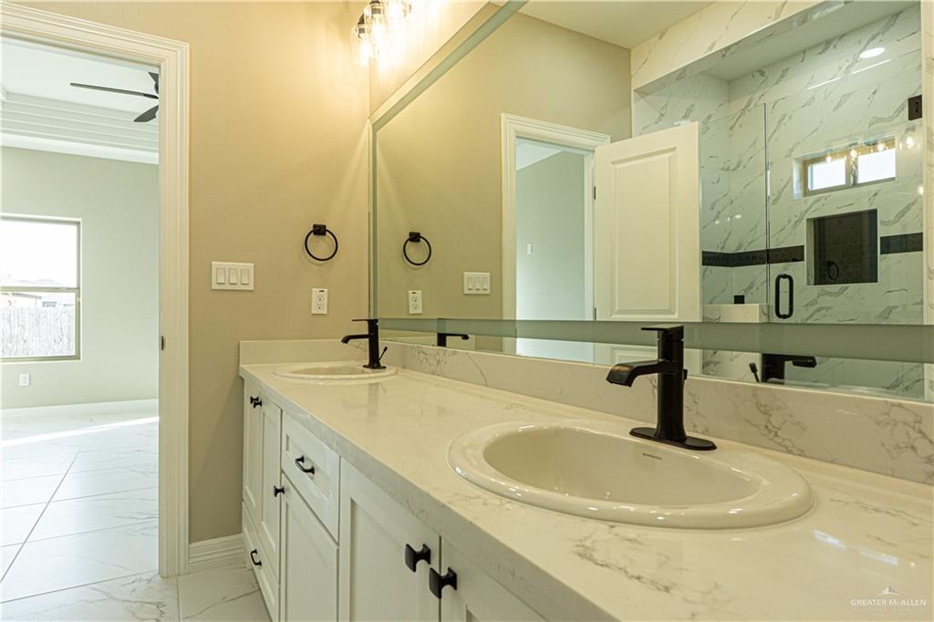 8801 Swan Lake Drive, Harlingen, Texas image 11