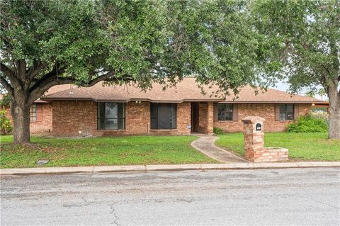 Homes For Sale - 1905 E Live Oak Dr<br/> Weslaco, TX 78596