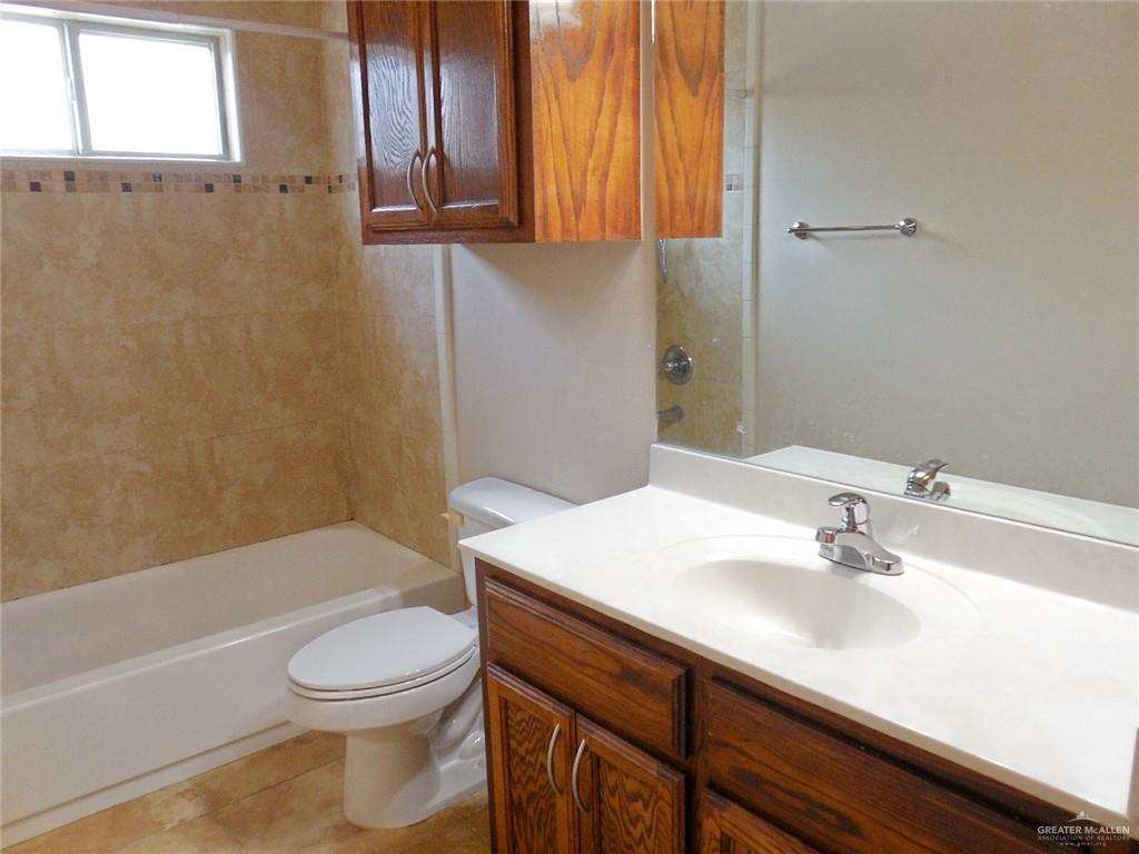 Edinburg, Texas 78541, United States, 4 Bedrooms Bedrooms, ,3 BathroomsBathrooms,Residential,Pending,65787