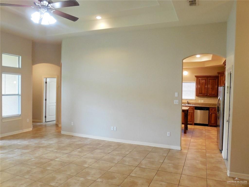 Edinburg, Texas 78541, United States, 4 Bedrooms Bedrooms, ,3 BathroomsBathrooms,Residential,Pending,65787