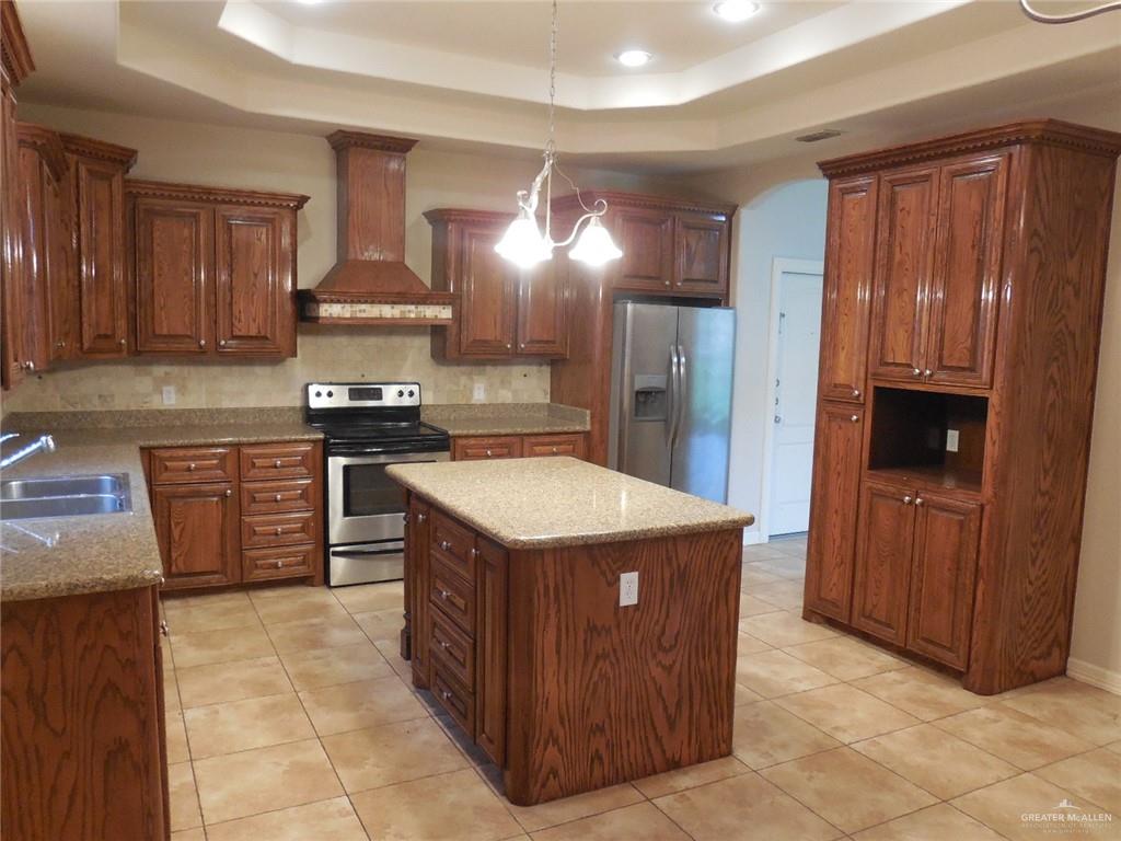 Edinburg, Texas 78541, United States, 4 Bedrooms Bedrooms, ,3 BathroomsBathrooms,Residential,Pending,65787