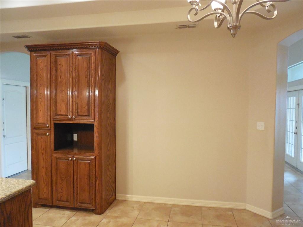 Edinburg, Texas 78541, United States, 4 Bedrooms Bedrooms, ,3 BathroomsBathrooms,Residential,Pending,65787