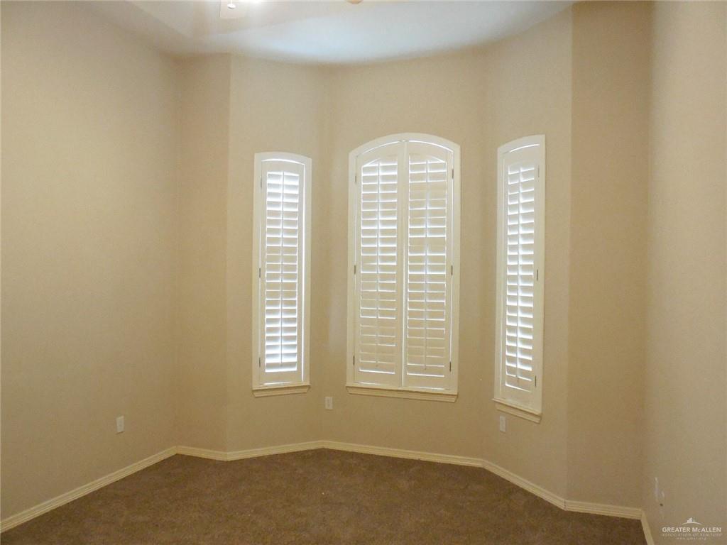 Edinburg, Texas 78541, United States, 4 Bedrooms Bedrooms, ,3 BathroomsBathrooms,Residential,Pending,65787