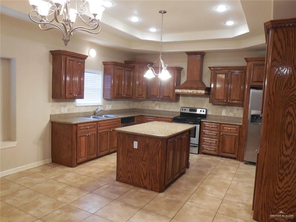 Edinburg, Texas 78541, United States, 4 Bedrooms Bedrooms, ,3 BathroomsBathrooms,Residential,Pending,65787