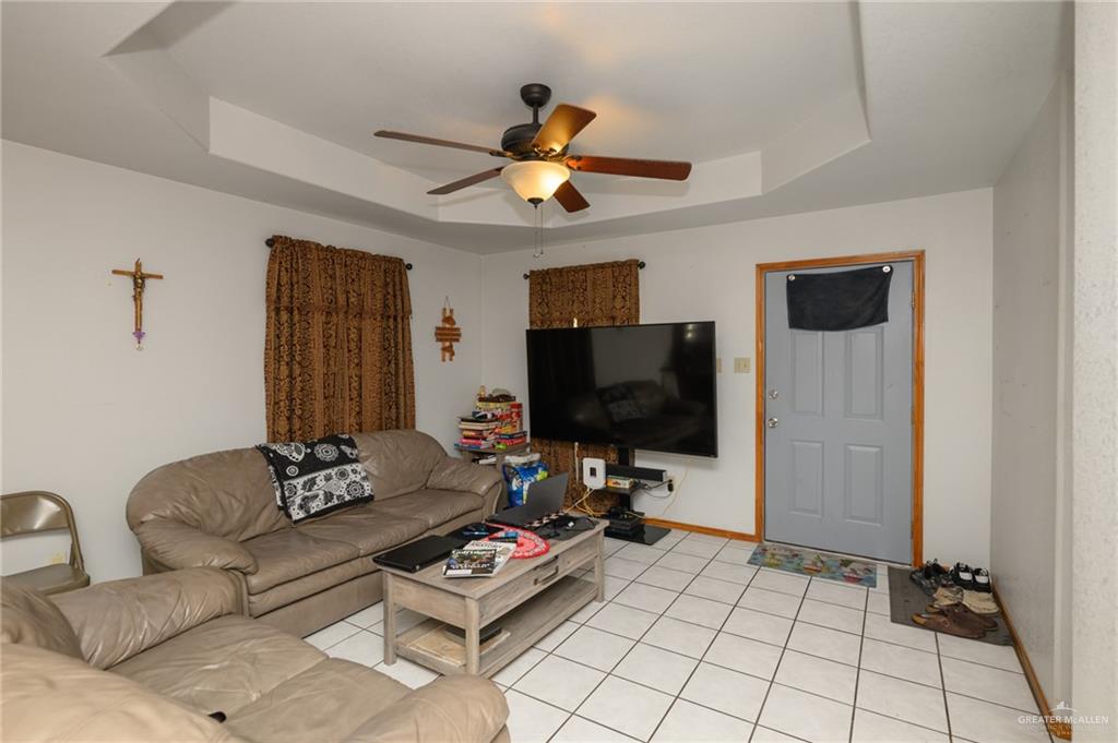 737 Carnation Drive, Los Fresnos, Texas image 2
