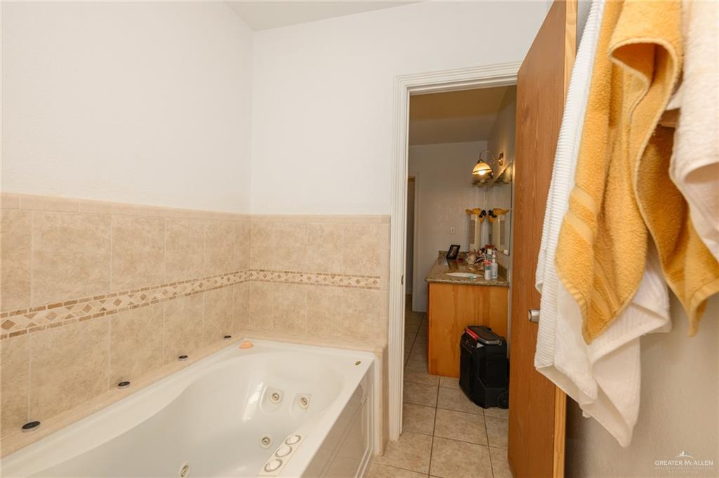 737 Carnation Drive, Los Fresnos, Texas image 22