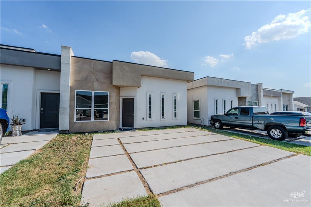 413 2 1/2 Street, La Joya, Texas image 1