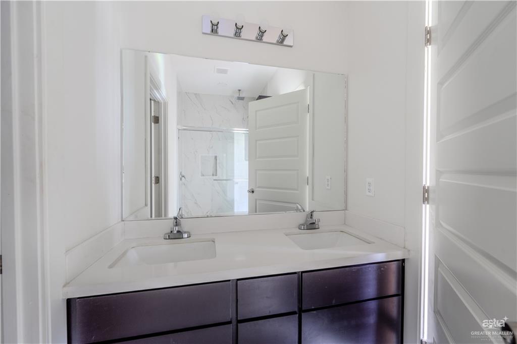 413 2 1/2 Street, La Joya, Texas image 13