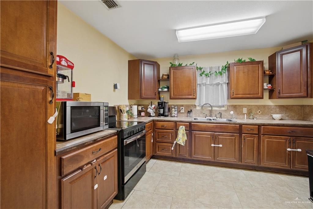 1301 Sonora Street, Mission, Texas image 6