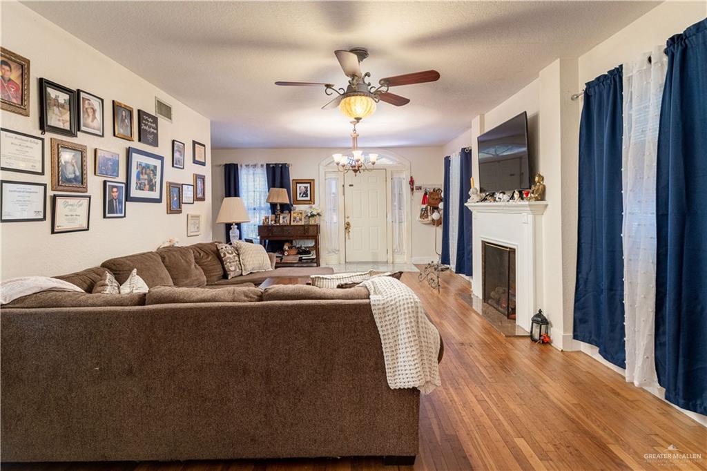 117 W Pierce Avenue, Harlingen, Texas image 3