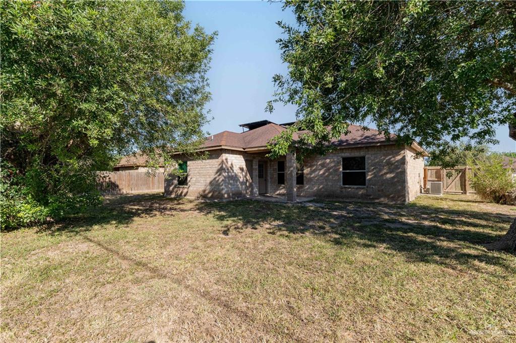 207 White Oak Drive, Los Fresnos, Texas image 15