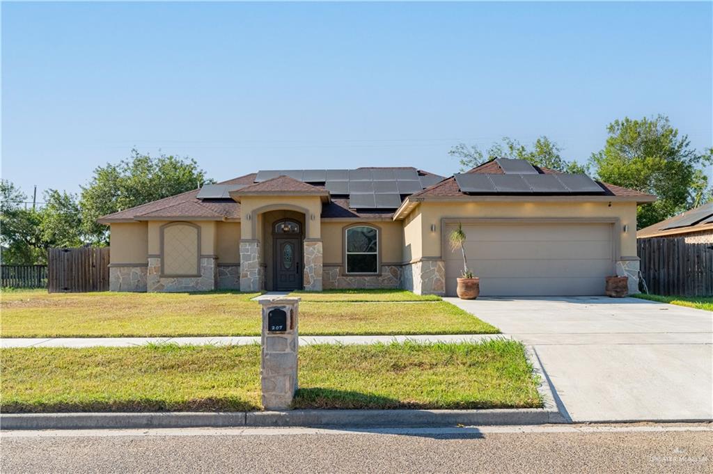 207 White Oak Drive, Los Fresnos, Texas image 1