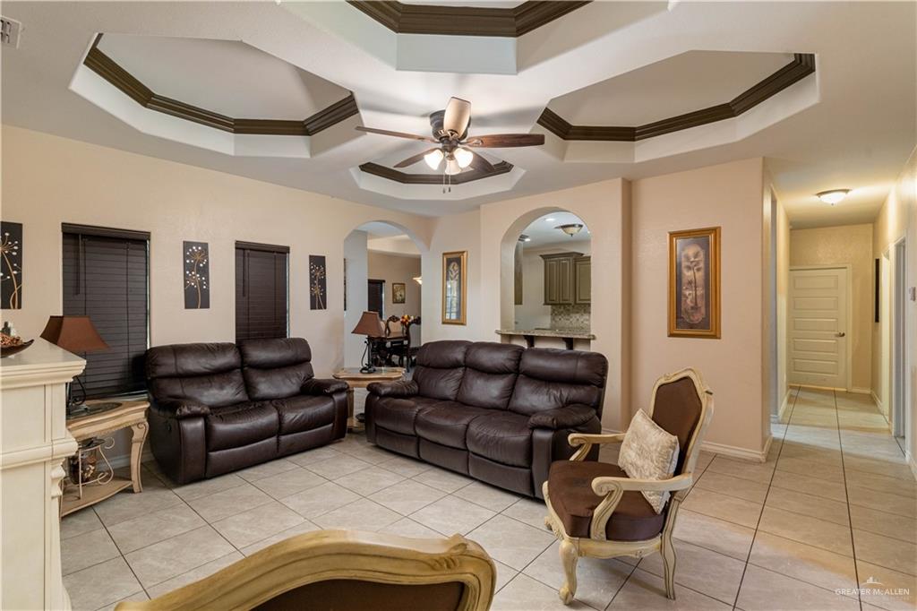 207 White Oak Drive, Los Fresnos, Texas image 4