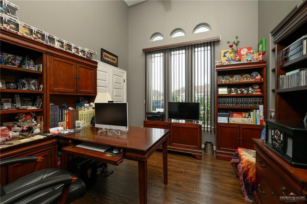 1502 Lobelia Street, Weslaco, Texas image 12