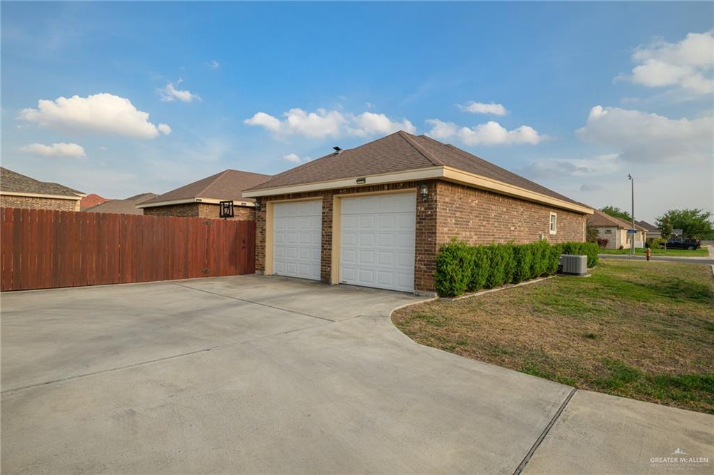 1502 Lobelia Street, Weslaco, Texas image 34