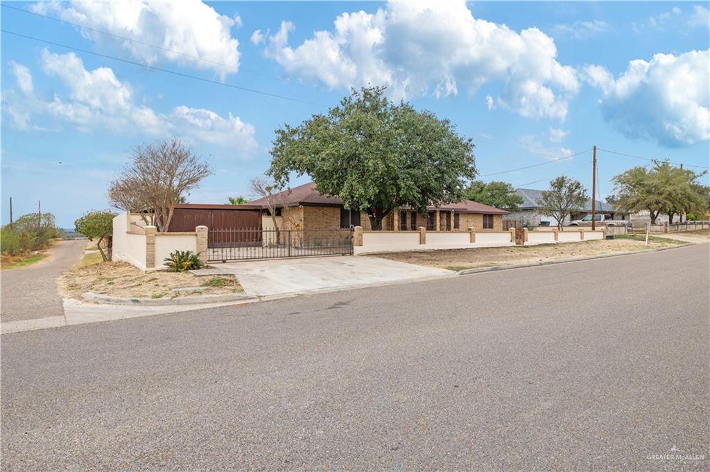 1721 N Estrella Street, Roma, Texas image 2