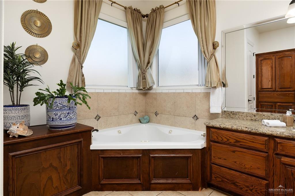 806 Beryl Circle, Weslaco, Texas image 20