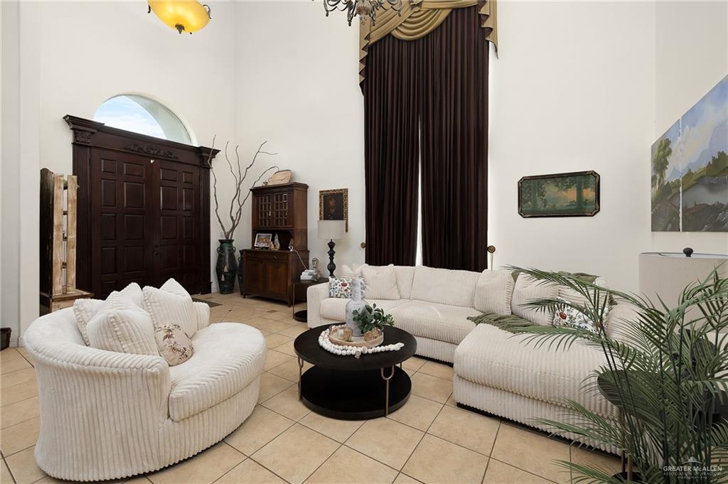 806 Beryl Circle, Weslaco, Texas image 6