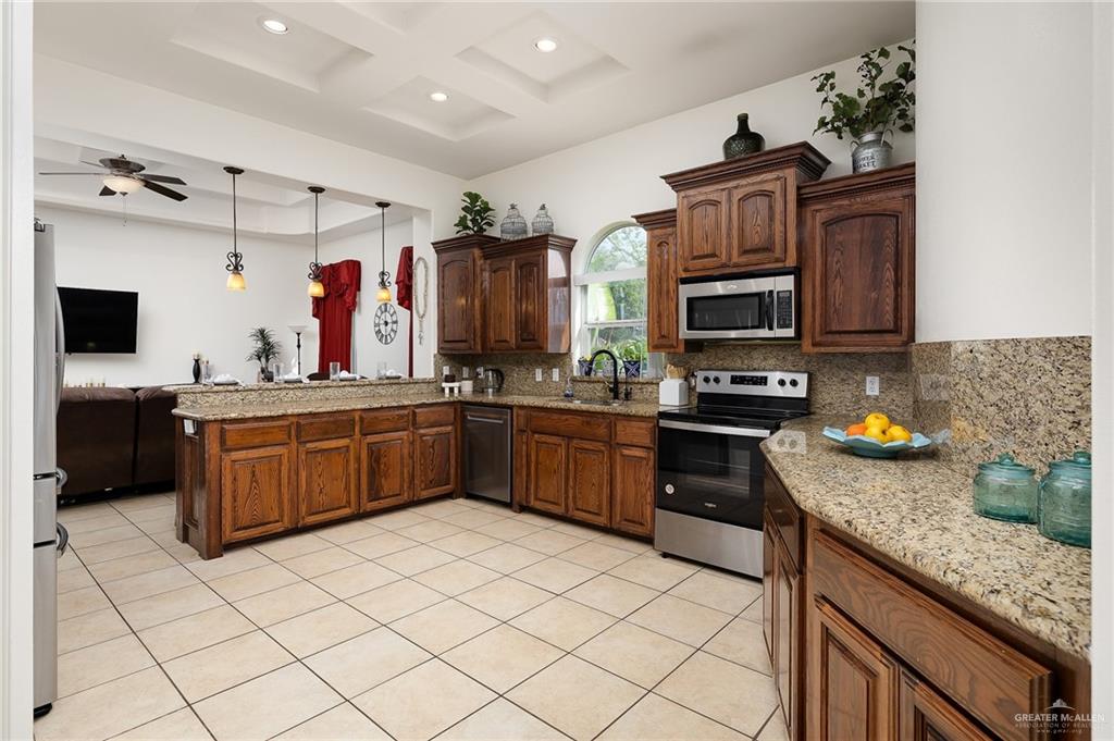 806 Beryl Circle, Weslaco, Texas image 11