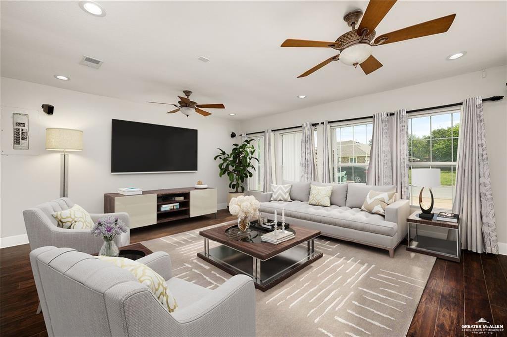 904 S Diplomat Drive