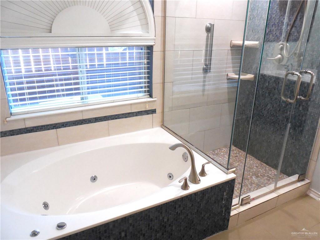 Edinburg, Texas 78541, United States, 4 Bedrooms Bedrooms, ,3 BathroomsBathrooms,Residential,Pending,15578