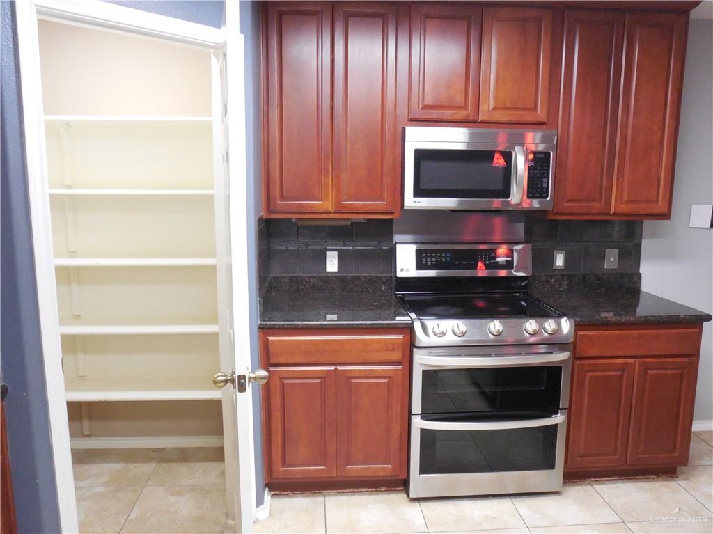 Edinburg, Texas 78541, United States, 4 Bedrooms Bedrooms, ,3 BathroomsBathrooms,Residential,Pending,15578