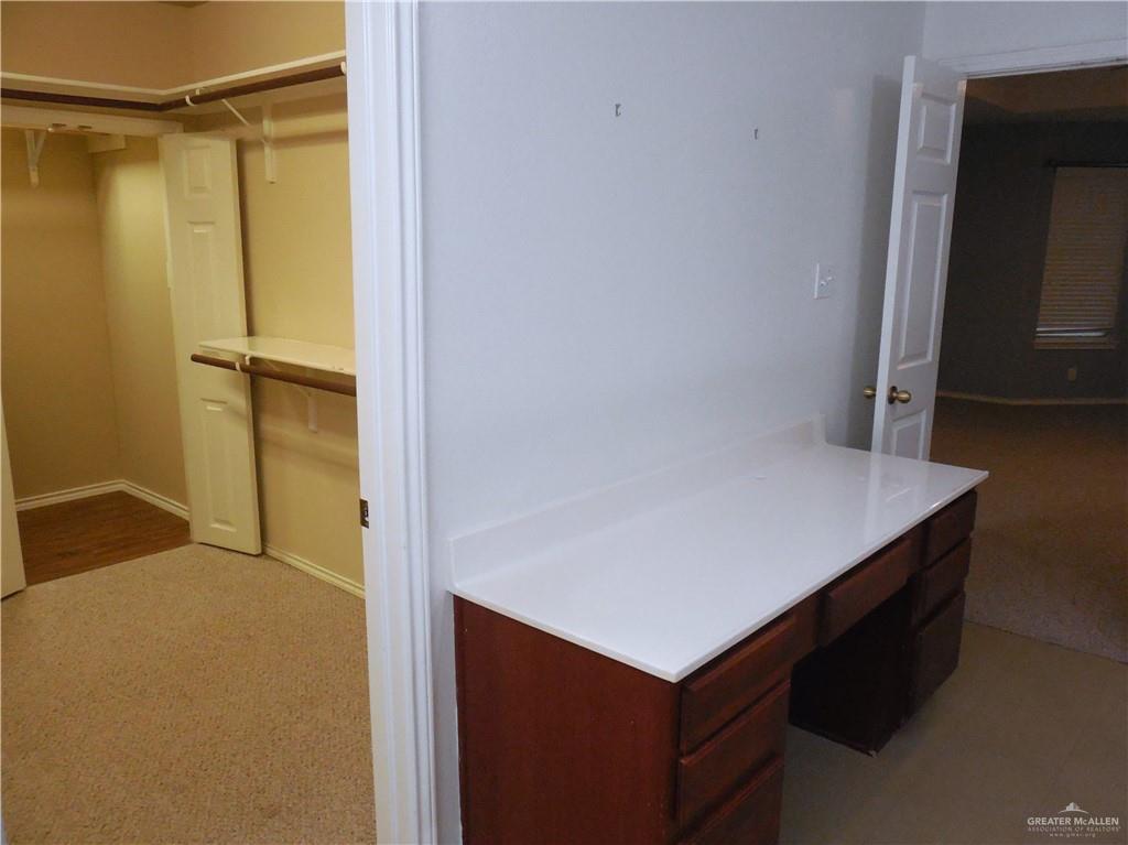 Edinburg, Texas 78541, United States, 4 Bedrooms Bedrooms, ,3 BathroomsBathrooms,Residential,Pending,15578