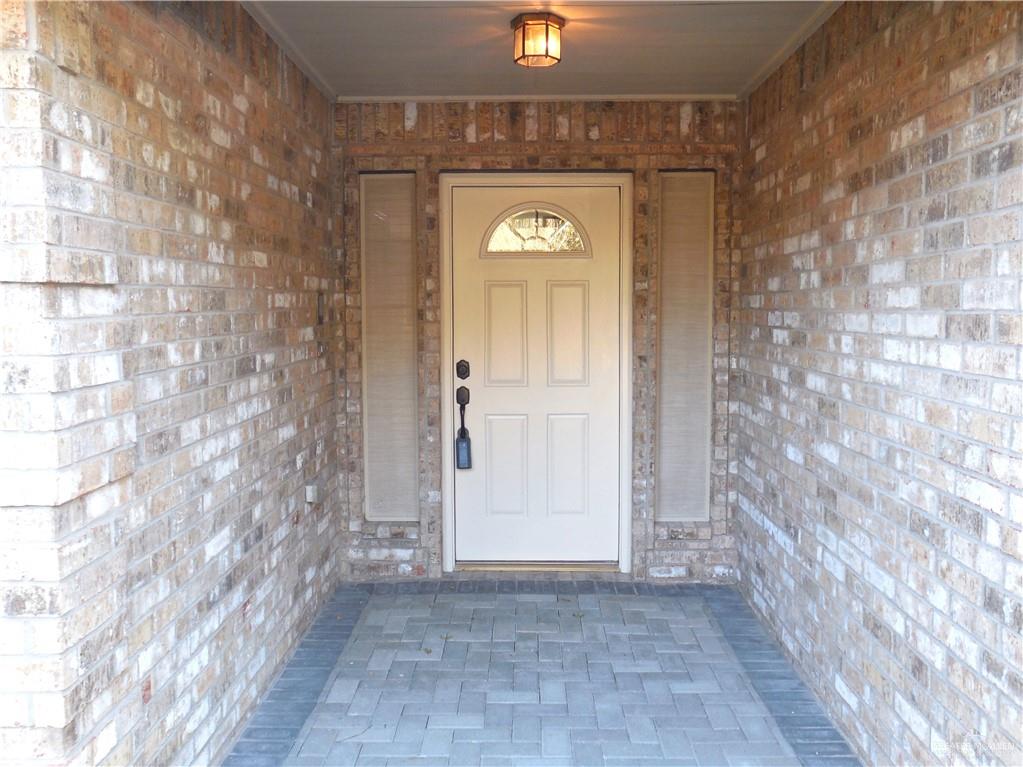 Edinburg, Texas 78541, United States, 4 Bedrooms Bedrooms, ,3 BathroomsBathrooms,Residential,Pending,15578