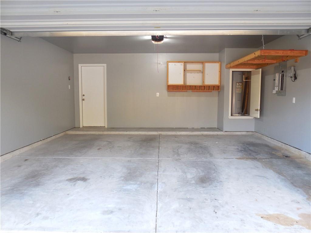 Edinburg, Texas 78541, United States, 4 Bedrooms Bedrooms, ,3 BathroomsBathrooms,Residential,Pending,15578