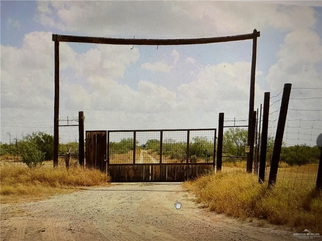 Loma Blanca Road, Roma, Texas image 1