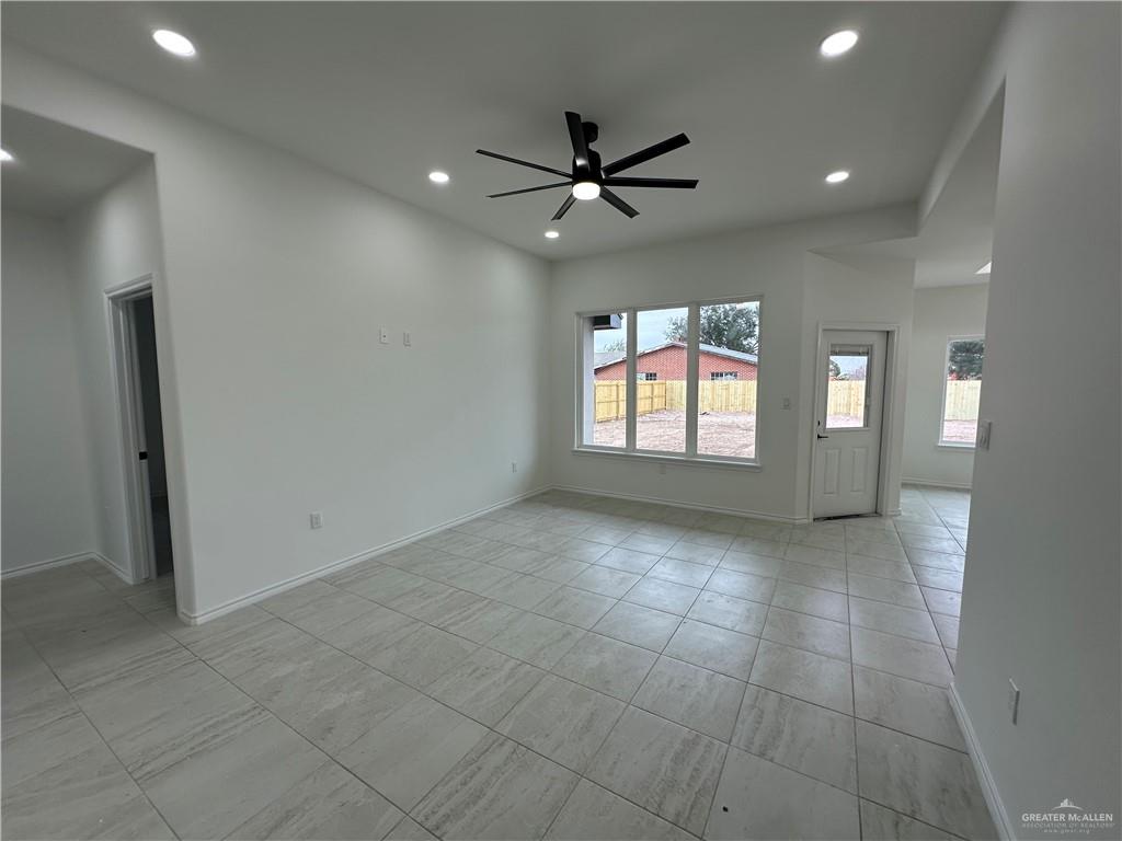 428 N Leon Avenue, Elsa, Texas image 2