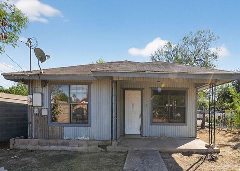 Photo of 3301 Guerrero Street, Laredo, TX 78043 (MLS # 488402)