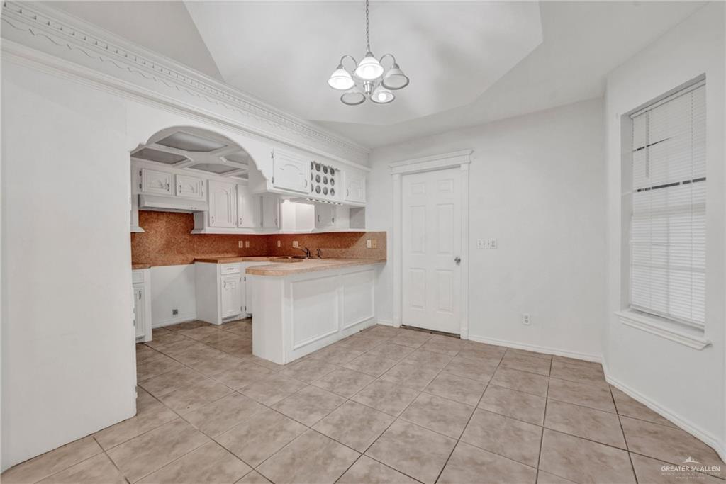 704 Denise Circle, La Joya, Texas image 12