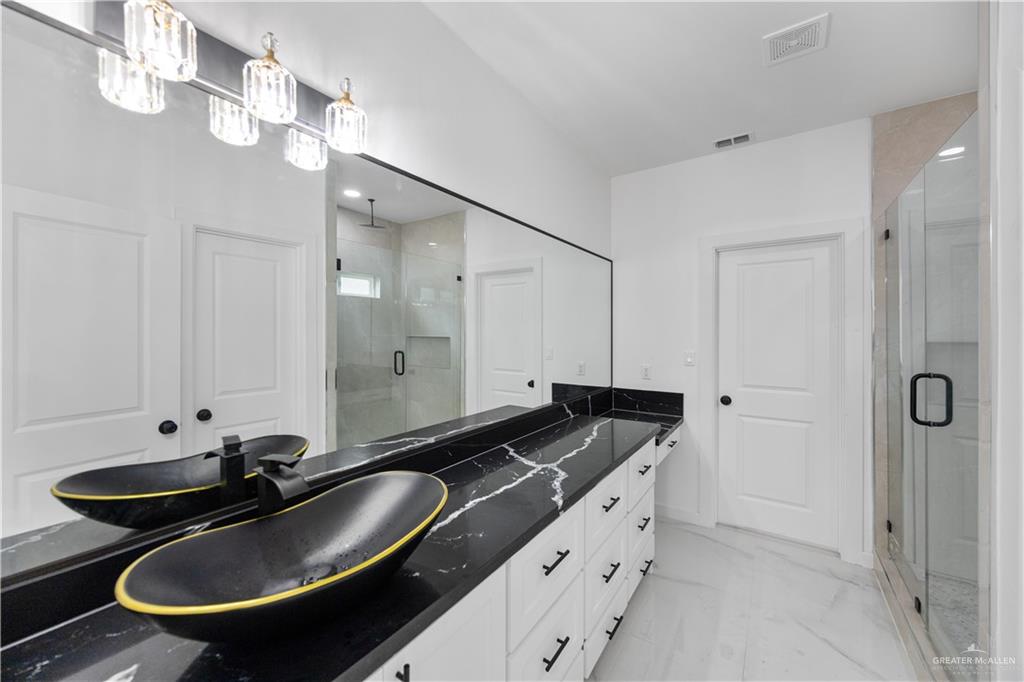 2907 Arboledas Drive, San Juan, Texas image 9