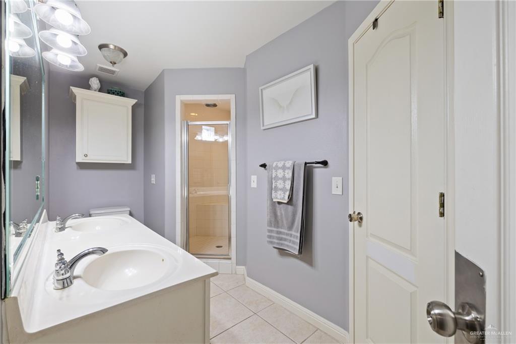 3223 Campanario Circle, Edinburg, Texas image 12