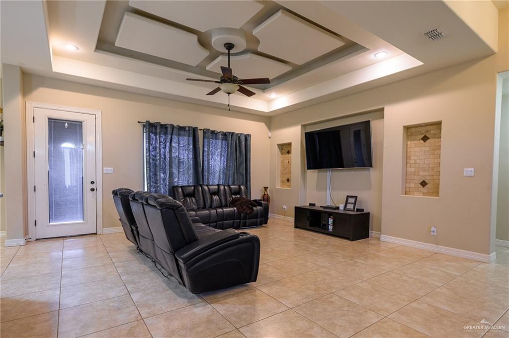 425 Amanda Court, Alamo, Texas image 3