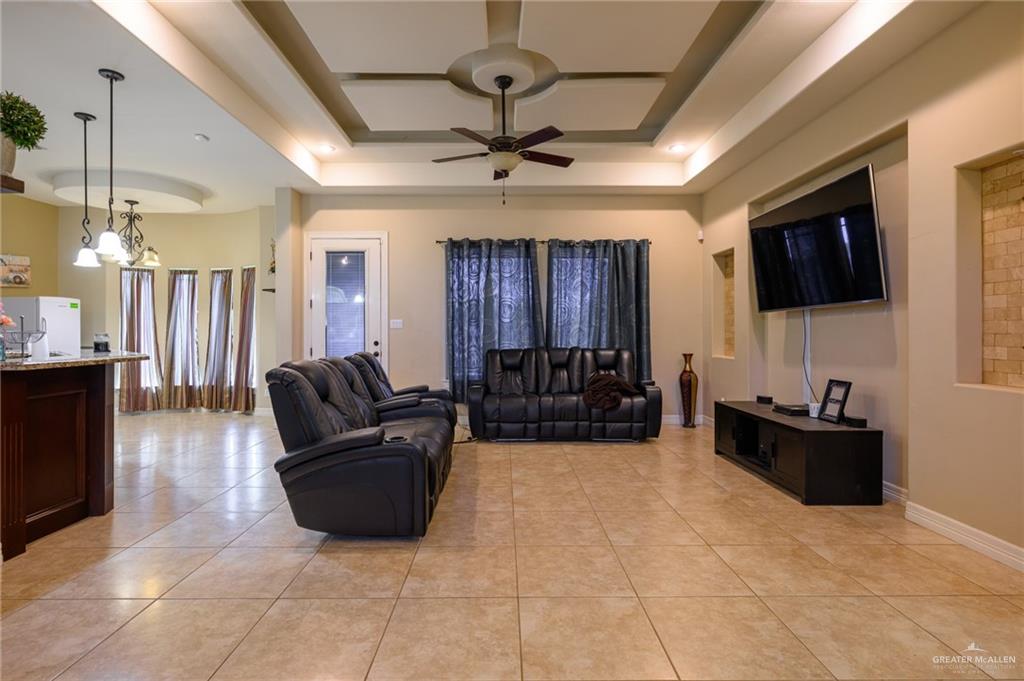 425 Amanda Court, Alamo, Texas image 2