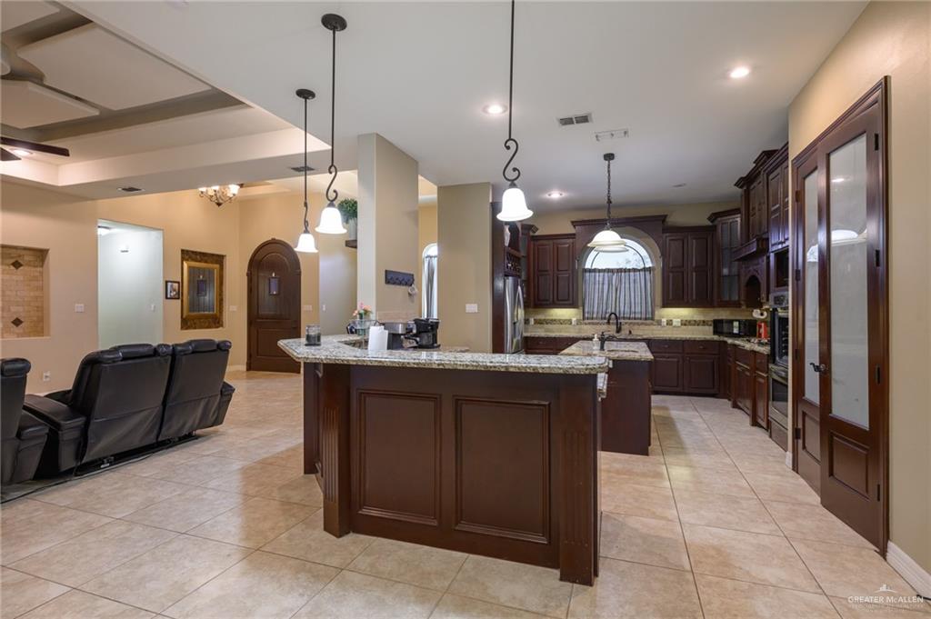 425 Amanda Court, Alamo, Texas image 10