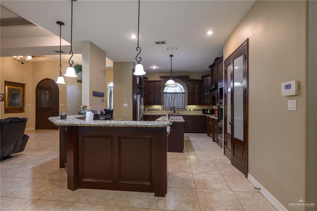 425 Amanda Court, Alamo, Texas image 9