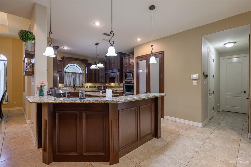 425 Amanda Court, Alamo, Texas image 8
