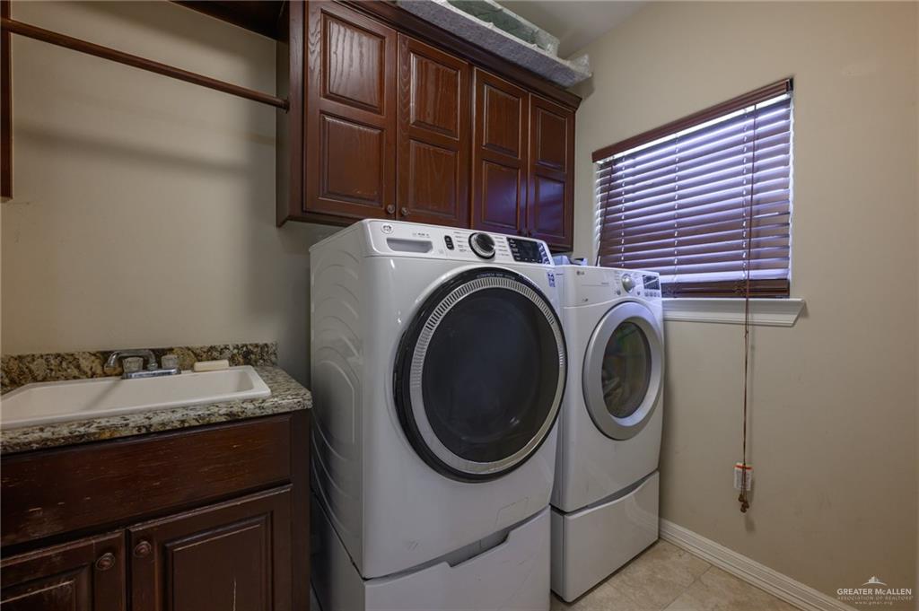 425 Amanda Court, Alamo, Texas image 17