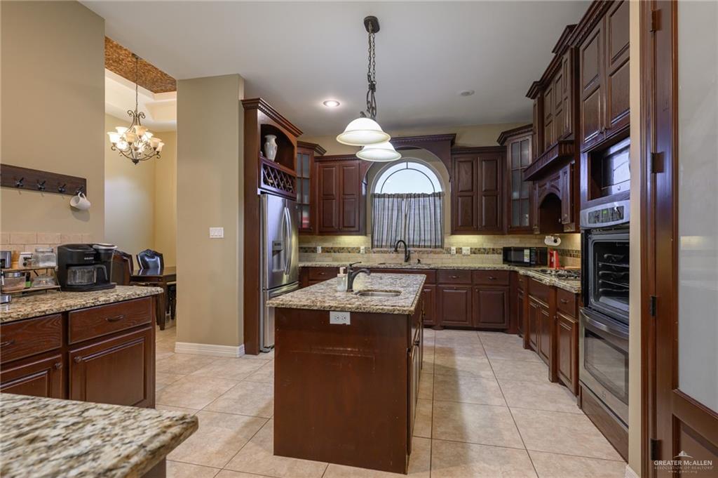 425 Amanda Court, Alamo, Texas image 11