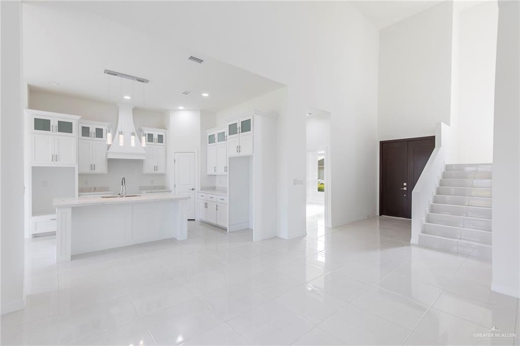 701 Helen Street, Mission, Texas image 4